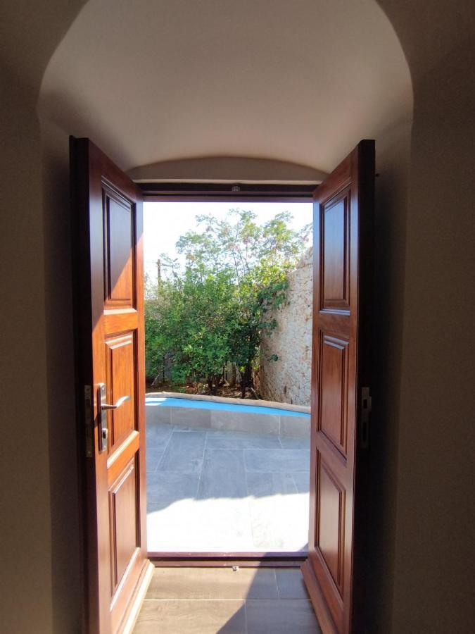 Althea 3 Apartment *